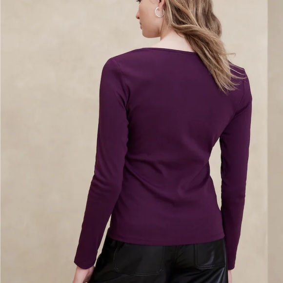 Vibrant Purple Long-Sleeve V-Neck Top - Picture 2 of 7